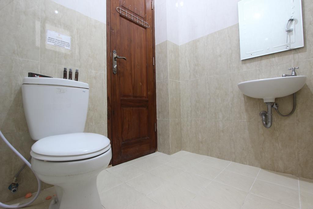Reddoorz @ Plemburan Sleman (Yogyakarta) Exterior foto