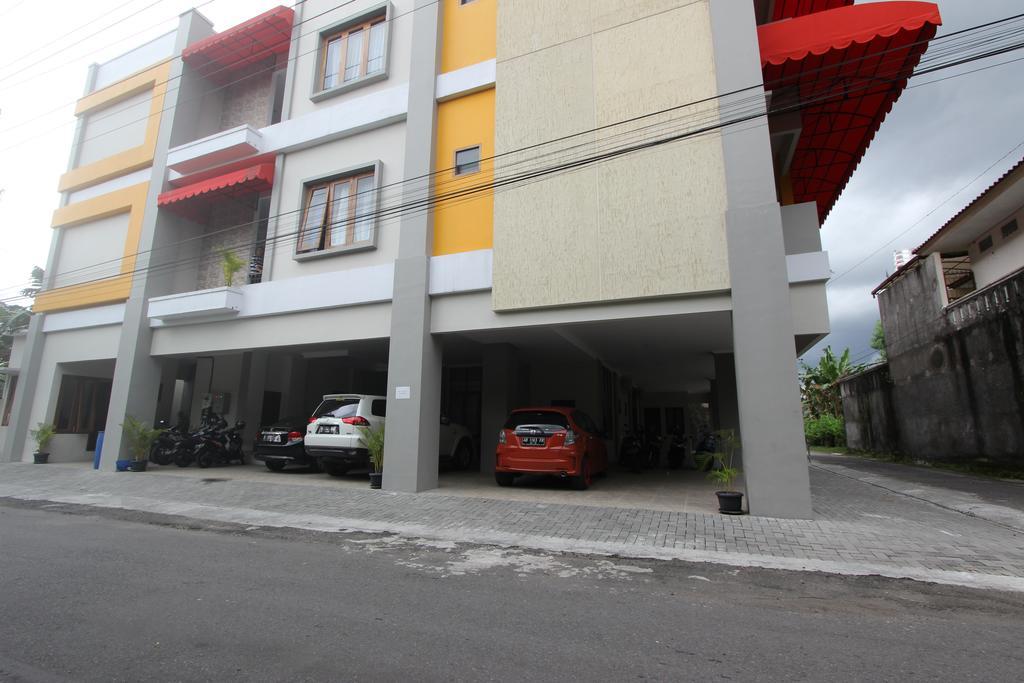 Reddoorz @ Plemburan Sleman (Yogyakarta) Exterior foto